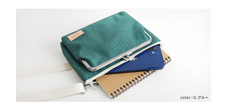 AYANOKOJI Sarei　がま口ポケット付きミニサコッシュ　MONTANA　ファスナー式のメイン収納部はB6が入るサイズ感で、小さめのお財布やスマホなどが収納できます。