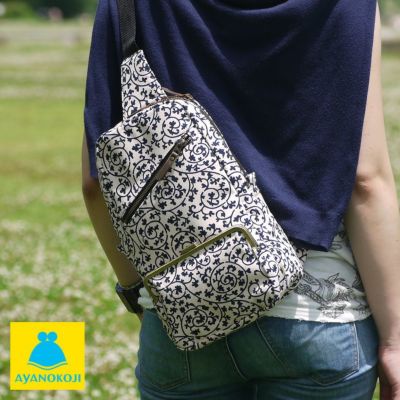 AYANOKOJI 【受注生産品】縦型がま口ボディバッグ【帆布・蛸唐草】