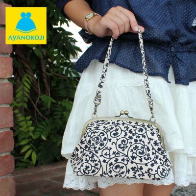 AYANOKOJI 【受注生産品】横長がま口ハンドバッグ(小)【帆布・蛸唐草】