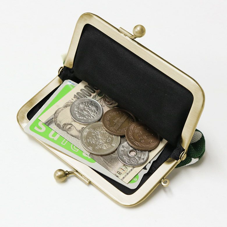 3.5寸がま口コインケース【帆布・唐草/水玉】手のひらサイズの小銭入れなのにカードや 3つ折りにしたお札も入る、ちょうど良いミニマム感。 内ポケットが付いているのでお札と小銭を分けられます。