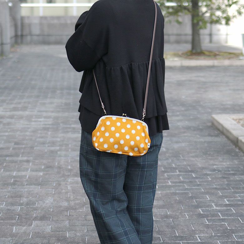 在庫商品】がま口スマホショルダーバッグ【帆布・がまドット柄